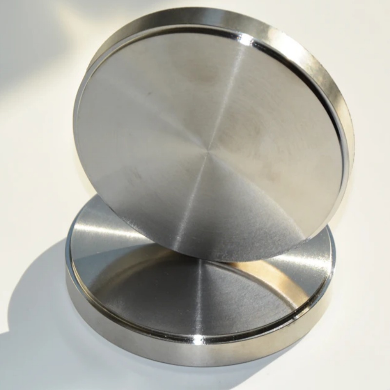 The finish and roughness of titanium alloy surface processing are briefly described