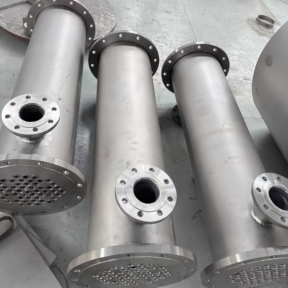 Titanium tube plate flange